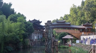 适合打工人的自驾路线，逃到武侠世界过神仙生活